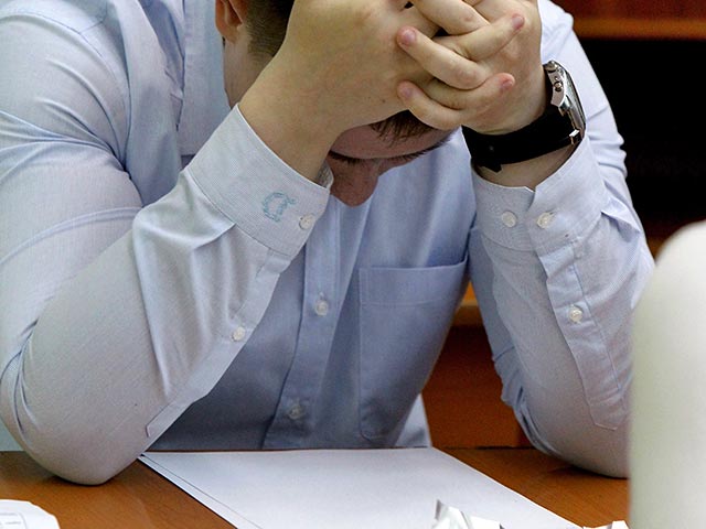 Около 20% российских школьников получили бы двойки за ЕГЭ по русскому языку, если бы Рособнадзор не снизил минимальный балл