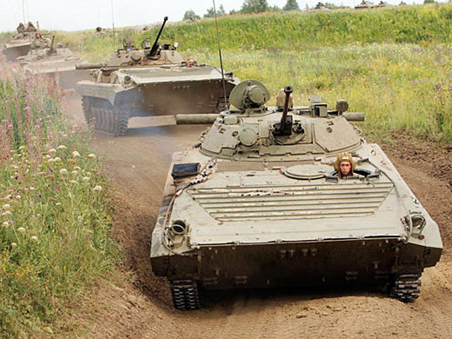 Генеральный секретарь НАТО Андерс Фог Расмуссен заявил в четверг, что российские войска возвращаются на восточную границу Украины
