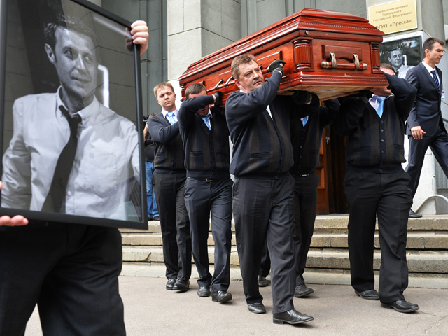 В столице на Троекуровском кладбище 20 июня прошли похороны погибшего на Украине корреспондента ВГТРК Игоря Корнелюка