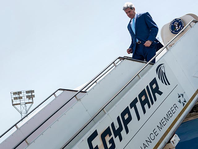 Госсекретарь США Джон Керри прибыл в Каир с незапланированным визитом для проведения двусторонних переговоров с новым президентом Египта Абделем Фаттахом ас-Сиси