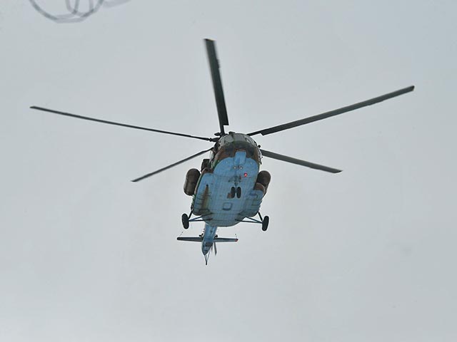 На Украине три человека стали жертвами катастрофы вертолета Ми-8 в районе поселка Васищево Харьковской области. Об этом сообщила пресс-служба МВД Украины. Вертолет, пропавший накануне, искали почти сутки