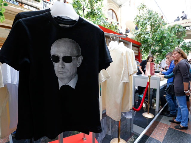 На лечение эвакуированного в РФ младенца из Славянска передают выручку от продажи футболок с Путиным
