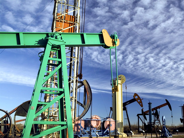 Министерство торговли США разрешило двум нефтяным компаниям из штата Техас Pioneer Natural Resources и Enterprise Product Partners экспортировать сверхлегкую нефть