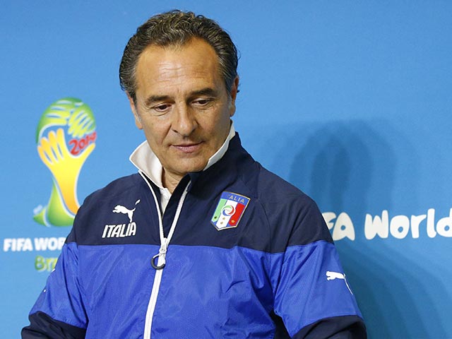 Главный тренер сборной Италии Чезаре Пранделли подал в отставку со своего поста после невыхода команды в плей-офф чемпионата мира по футболу