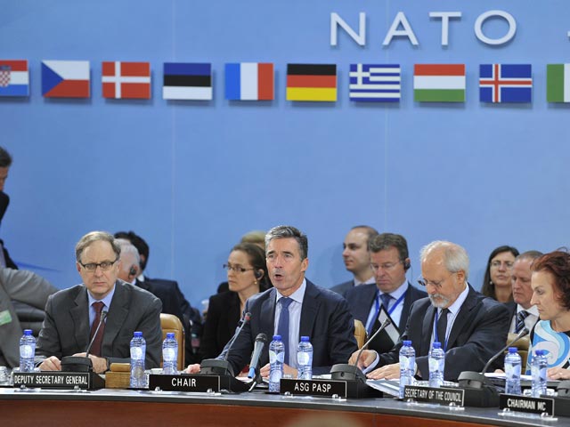 Главы МИД стран-участниц НАТО намерены обсудить 25 июня пакет мер по оказанию помощи Украине и, по выражению генсека Альянса Андерса Фога Расмуссена, решить, что делать дальше