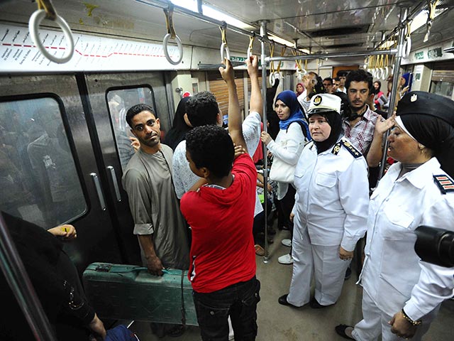 В Каире в результате двух взрывов в метро, прогремевших утром 25 июня, пострадало не менее четырех человек