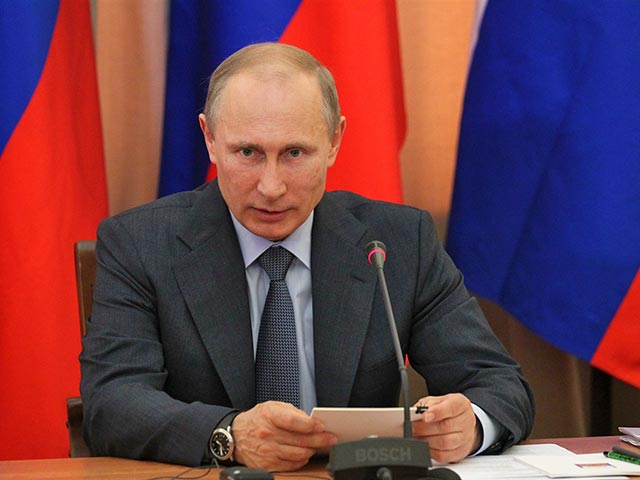 В настоящее время 66% россиян хотели бы, чтобы Владимир Путин продолжил работу на посту президента РФ и после 2018 года, сообщил Фонд "Общественное мнение" (ФОМ) по результатам опроса населения, проведенного 15 июня
