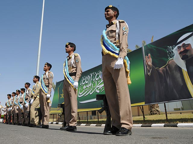 Сотрудникам саудовской религиозной полиции, официально именуемой Департаментом по пропаганде добродетели и предотвращению пороков, запретили шпионить за людьми и преследовать подозреваемых