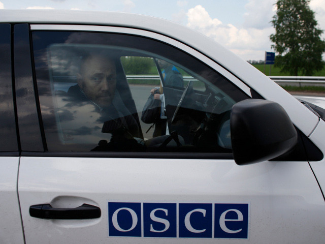 Освобождены четыре сотрудника миссии ОБСЕ из "донецкой команды"