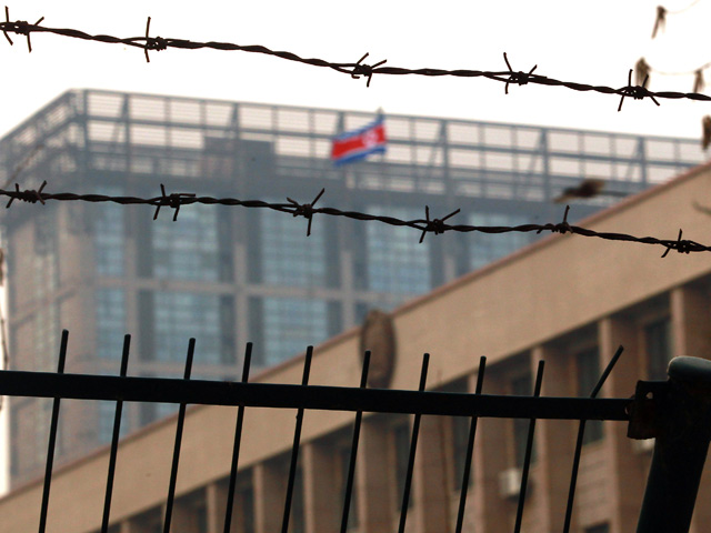 Власти Северной Кореи, жители которой страдают от недоедания и отсутствия необходимой медицинской помощи, вводит карантин на территории Пхеньяна, чтобы предотвратить эпидемию кори