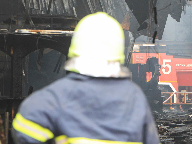 Авиакатастрофа в Кении: грузовой самолет упал на здание