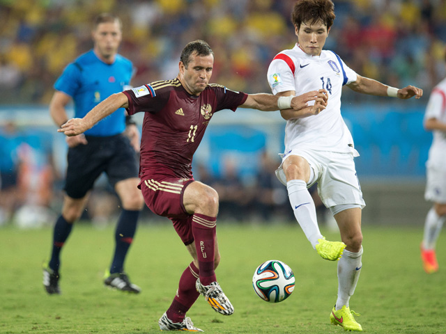 Нападающий сборной России Александр Кержаков продемонстрировал самый низкий процент точных передач среди всех футболистов на чемпионате мира 2014 года в Бразилии
