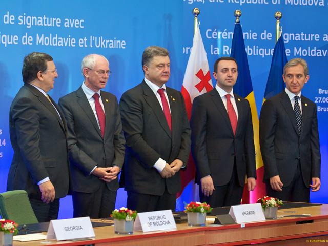 Парламент Молдавии 2 июля ратифицировал соглашение об ассоциации с Европейским союзом, которое было подписано несколько дней назад в Брюсселе