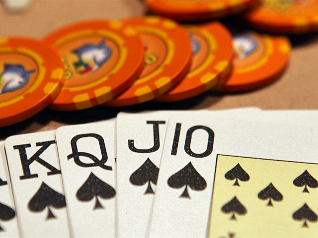 "Коммерсант": Правительство может легализовать онлайн-покер