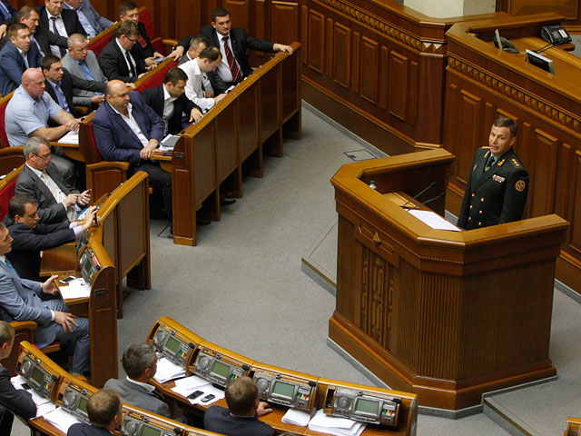 Выступая после принятия присяги, Гелетей пообещал, что на должности министра обороны он сделает все возможное для обеспечения безопасности украинцев, для обеспечения спокойствия и порядка в стране