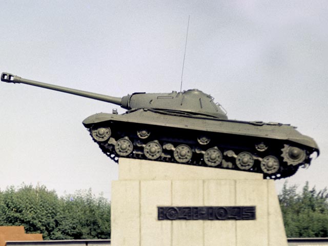 Ополченцы Донбасса обзавелись "музейными" танками для боев с украинскими военными