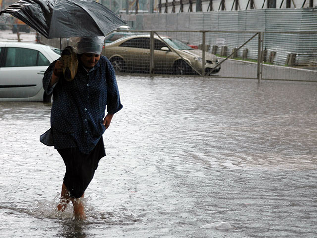 Сильный ливень вновь вызвал подтопление на улицах Ижевска