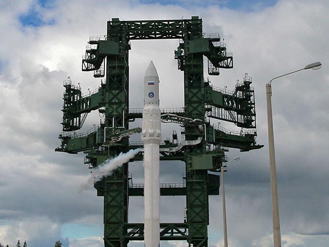 На состоявшемся в субботу заседании Госкомиссии по летно-космическим испытаниям космического ракетного комплекса "Ангара" принято решение произвести запуск ракеты-носителя "Ангара" 9 июля