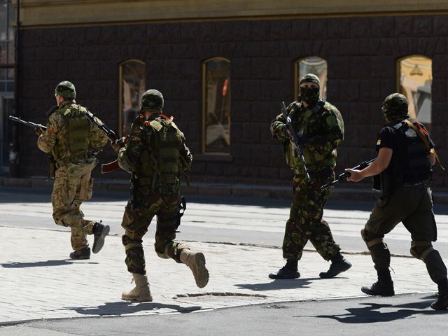В настоящее время идет бой возле подразделения Донецкого отряда спецназначения ГПтС