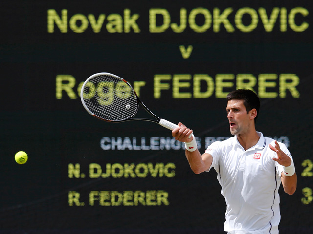 В решающем матче уимблдонского турнира встретились серб Новак Джокович и швейцарец Роджер Федерер