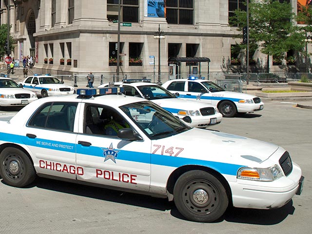 Американское общество шокировано криминальными сводками, поступающими из города Чикаго в штате Иллинойс