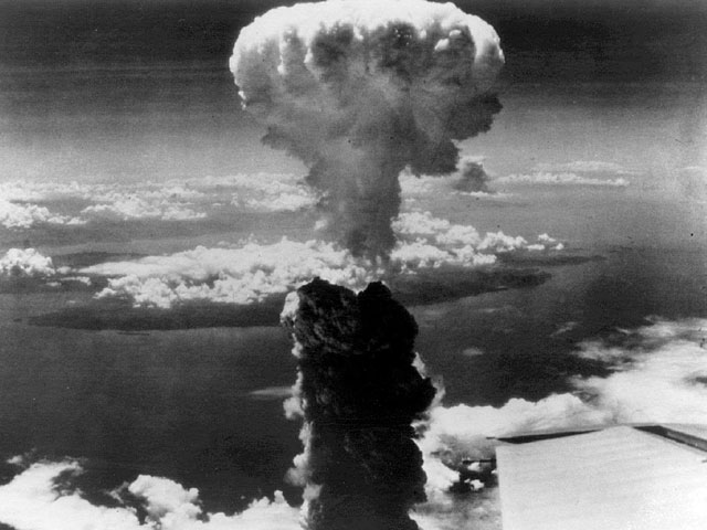 Взрыв ядерной бомбы в Нагасаки, 9 августа 1945 г.