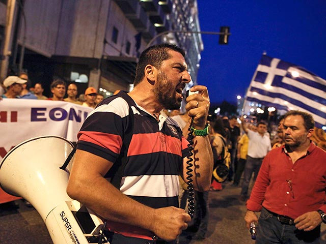 Работники госсектора в Греции проводят в среду 24-часовую забастовку в знак протеста против продолжающихся сокращений бюджетных расходов