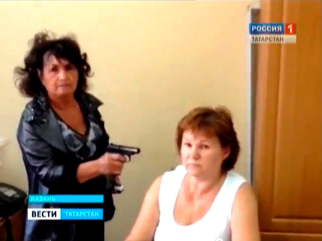 В четверг Верховный суд Татарстана вынес приговор пенсионерке Галиябане Фахруллиной, которая два года назад вооружилась пневматическим пистолетом и захватила заложников в нотариальной конторе