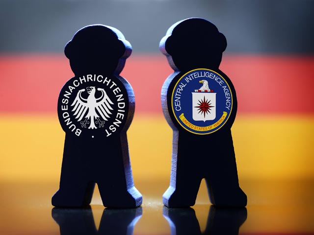 Один из фигурантов разразившегося недавно в Германии шпионского скандала, сотрудник германской федеральной разведывательной службы (БНД), поддерживал контакт с ЦРУ и мог передать американской разведке ценную информацию