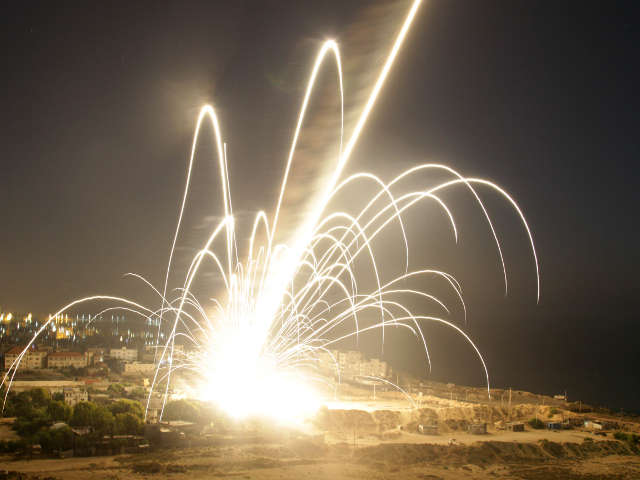 Ракеты были выпущены в сторону Тель-Авива, Герцлии, Бейт-Шемеша и других городов. Все ракеты были сбиты системой ПРО или упали на открытой местности, не причинив существенного ущерба.