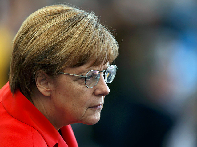 Канцлер Германии Ангела Меркель неожиданно для себя получила десятки тысяч комментариев к записям в Facebook