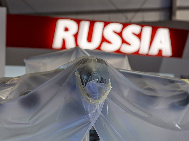 Авиакосмический салон "Фарнборо-2014" в Великобритании проходит без основной части представителей российских компаний, в том числе без многих руководителей из-за того, что ими не были получены британские визы
