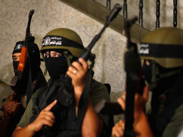 Движение "Хамас", которое в ряде стран признано террористической организацией, отказалось от предложенного Египтом плана урегулирования вооруженного конфликта с Израилем
