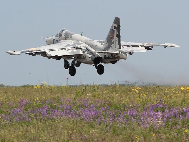 Штурмовик украинских ВВС получил незначительные повреждения во время выполнения 16 июля боевого задания в районе проведения так называемой антитеррористической операции в Донецкой области
