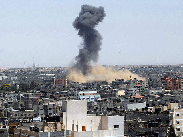 В преддверии перемирия, согласие на которое дали и Иерусалим, и "Хамас", израильские военные (ЦАХАЛ) продолжают наносить удары по сектору Газа