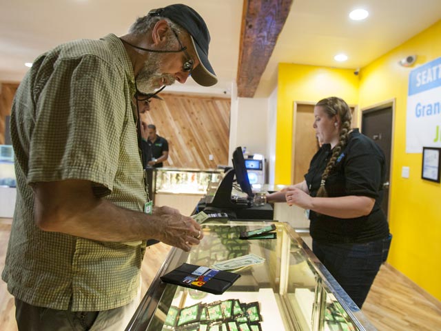 В американском городе Вашингтон 17 июля вступил в силу местный закон, согласно которому допускается приобретать в личных целях небольшое количество марихуаны