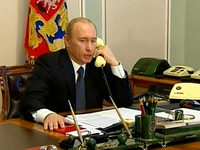 Президент РФ Владимир Путин в телефонном разговоре с президентом США Бараком Обамой рассказал ему о крушении на Украине малайзийского лайнера