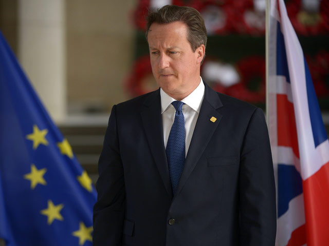 Премьер-министр Великобритании Дэвид Кэмерон собирается настаивать на том, чтобы Европейский Союз как можно быстрее ввел дополнительные санкции против России и согласился на блокирование экспорта из РФ военной техники