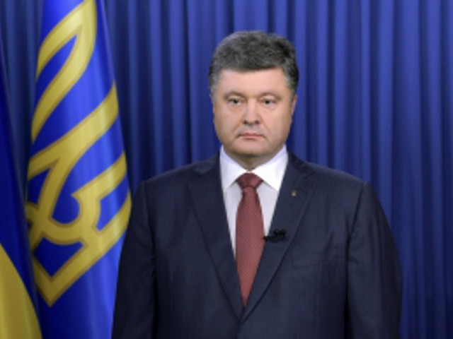 Президент Украины Петр Порошенко направил на утверждение в Верховную Раду указ "О частичной мобилизации"