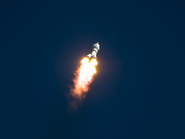 Российская ракета-носитель "Союз-У" с транспортным космическим кораблем "Прогресс М-24М", на борту которого 2,3 тонны грузов для нужд Международной космической станции, стартовала с космодрома Байконур (Казахстан)