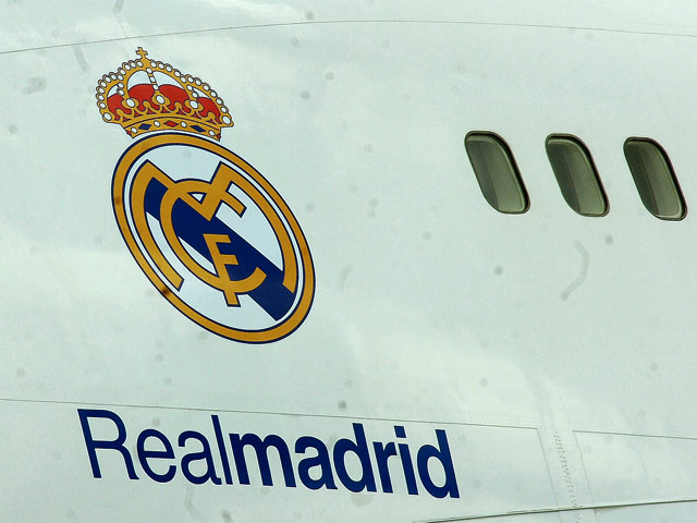 Самолет авиакомпании Air Algerie, который сегодня потерпел крушение, одно время был в аренде у мадридского футбольного клуба "Реал"