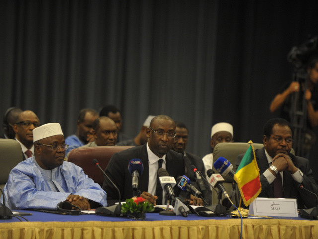 Власти Мали подписали соглашение о прекращении вражды с действующими на севере страны племенами туарегов
