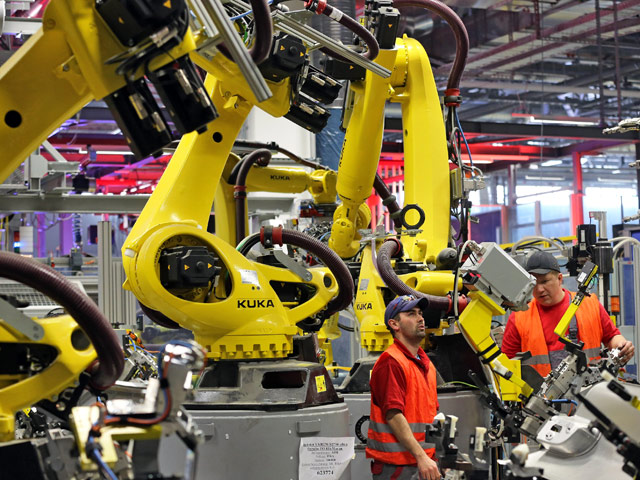 Более половины существующих в настоящее время в Европе рабочих мест в ближайшие 20 лет могли бы занять роботы