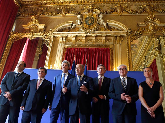 Министры иностранных дел в Париже призвали продлить перемирие в секторе Газа на сутки