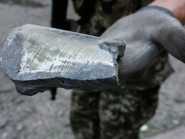 Сепаратисты Донбасса и украинские силовики спорят из-за баллистических ракет и "Бука", из которого якобы пытались сбить самолет ВВС