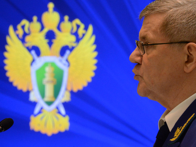 Генеральный прокурор России Юрий Чайка заявил, что украинские военные должны быть привлечены к уголовной ответственности за "военные преступления против мирного населения" своей страны
