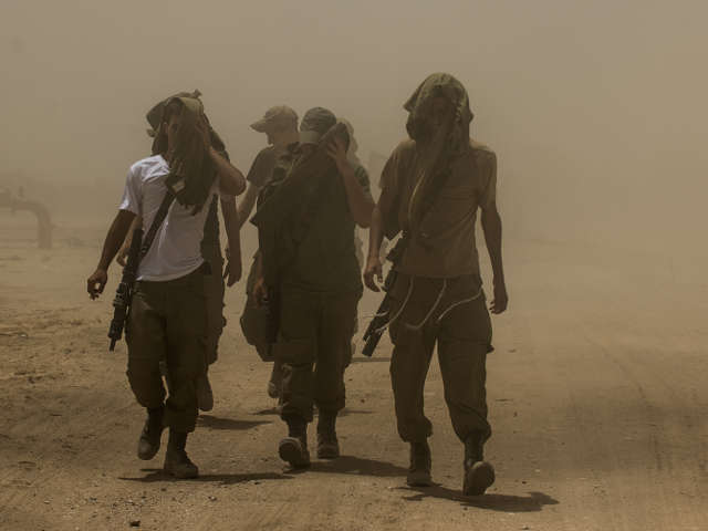 Руководство "Бригад Изаддина аль-Касама", военного крыла палестинской террористической организации, контролирующей сектор Газа, объявило о том, что утратило связь с одной из своих ячеек, в руках которых, как они полагают, находится пропавший без вести лей