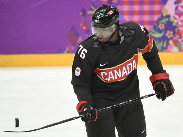 Самым высокооплачиваемым защитником НХЛ стал темнокожий хоккеист "Монреаля"  
