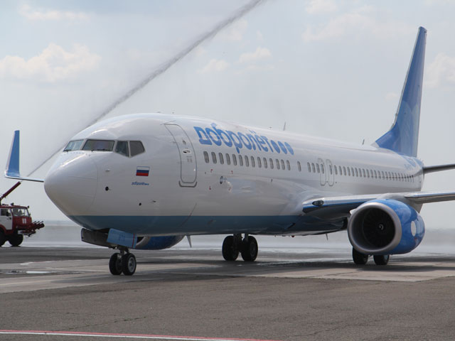 Российский лоукостер "Добролет" с 4 августа прекращает все полеты из-за санкций, которым компания подверглась, по-видимому, из-за осуществления рейсов в Крым