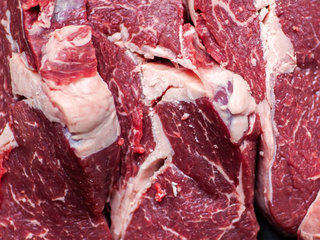 Министерство сельского хозяйства, животноводства и снабжения Бразилии объявило, что Россельхознадзор принял решение выдать разрешение на экспорт мяса в Россию еще пяти бразильским предприятиям